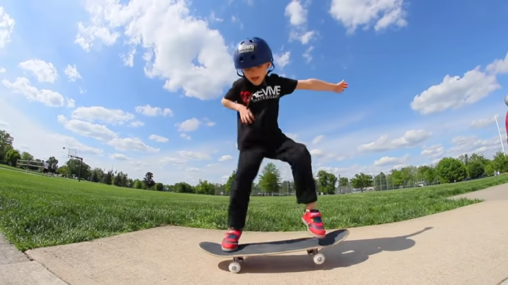 7 Best Beginner Skateboard for Kids 2024 - Awesome Picks 2