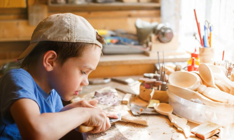 Best Workbenches For Kids