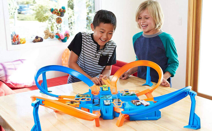 5 year old boys playing