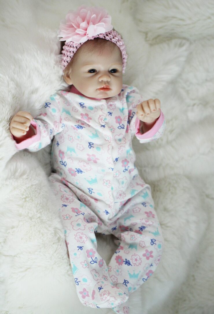 OtardDolls Reborn Doll 22" Reborn Baby Doll Lifelike Soft Vinyl Doll Children Gifts (Snowflake Girl)