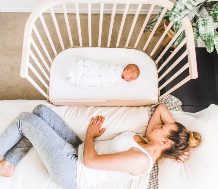 7 Best Co-Sleeper Crib and Bassinet That Attaches To Bed 2024 - Buying Guide 1